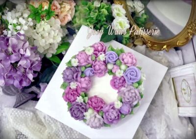 韓式裱花課程 烘焙培訓班 蛋糕製作課程 藍帶師資烘焙課 小班裱花教學 移民必備烘焙技能 裱花技能學習 家用烘焙課程 職業烘焙培訓 韓式蛋糕裝飾教學 法國藍帶烘焙導師 韓國協會認證裱花課 星級主廚烘焙教學 國際認可烘焙課程 零基礎學韓式裱花 烘焙技能移民課程推薦 小班制蛋糕裱花培訓 藍帶導師手把手教烘焙 香港韓式裱花課 香港烘焙培訓學校 香港移民技能烘焙課